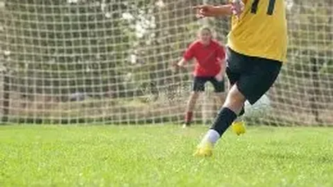 韩网民因王怡人未跪拜年引发热议，她坚定表态：我身为中国公民