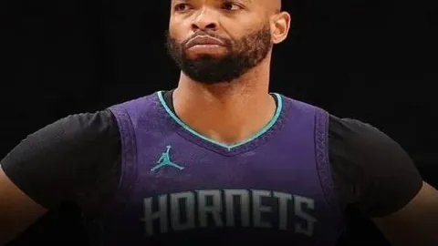 乌尔比希回忆欧冠替补首战：精心备战，备受瞩目