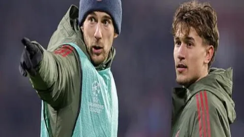 库里对阵火箭末节惊现得分低潮，命中率骤降至38%